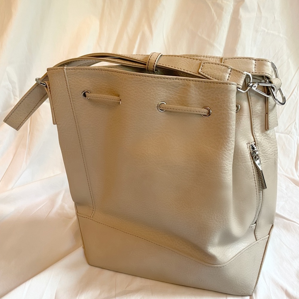 White Lightly Used Matt & Nat Purse